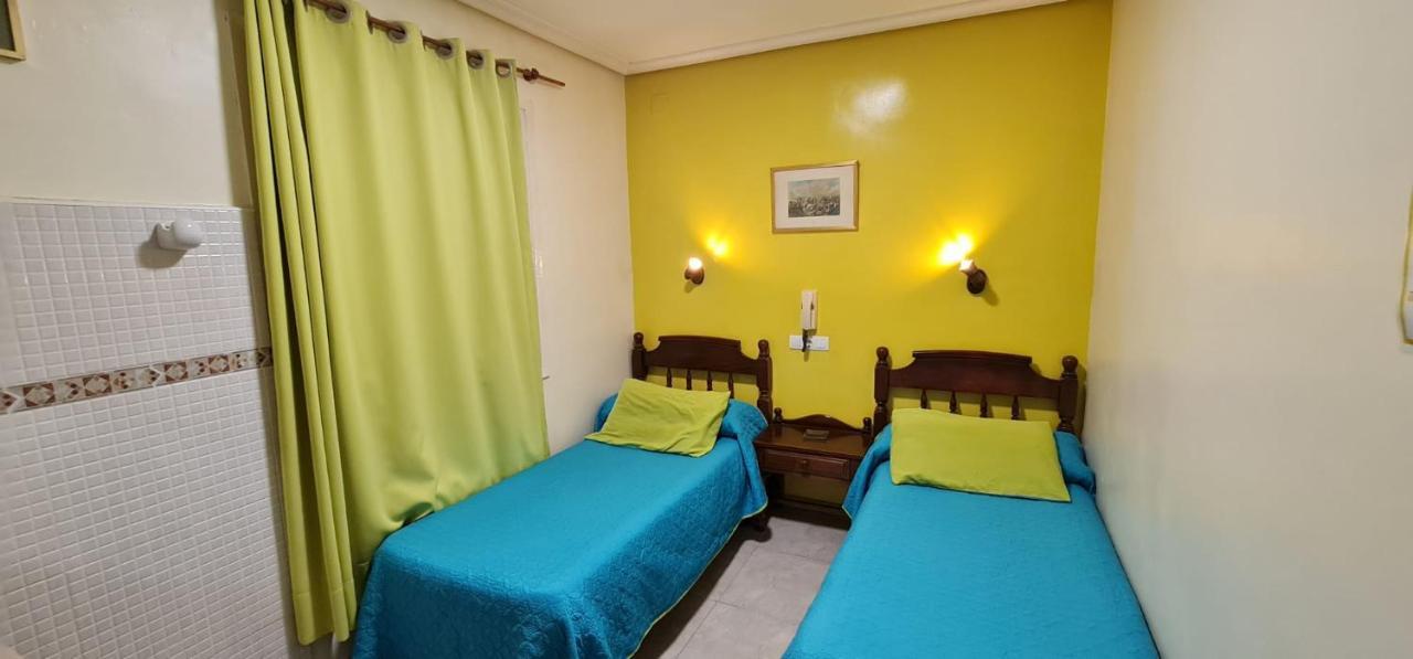 Hostal Ramon Y Cajal Valladolid Ngoại thất bức ảnh