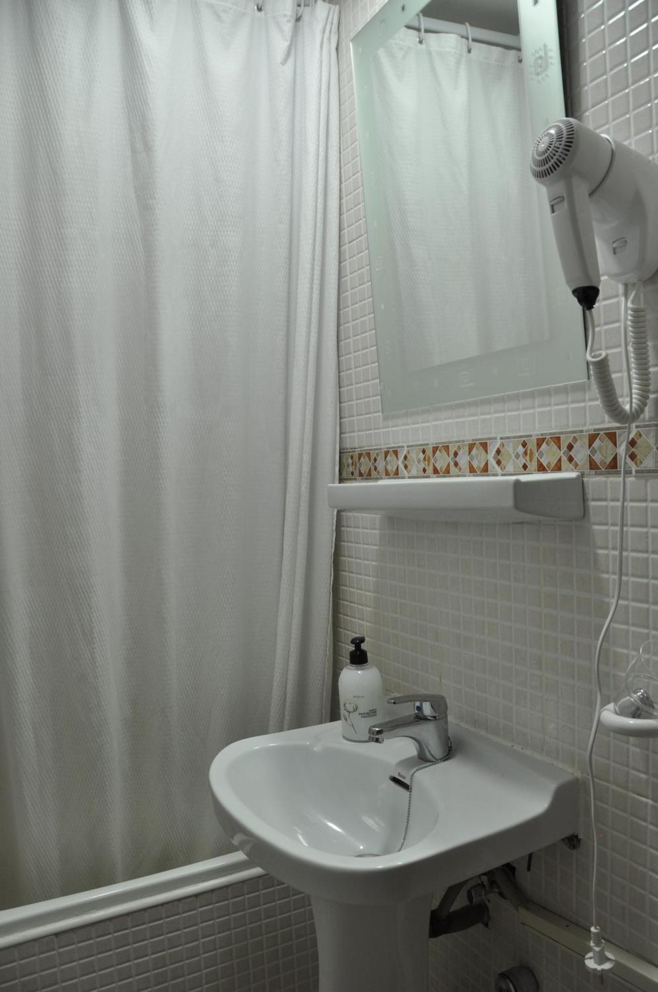Hostal Ramon Y Cajal Valladolid Ngoại thất bức ảnh