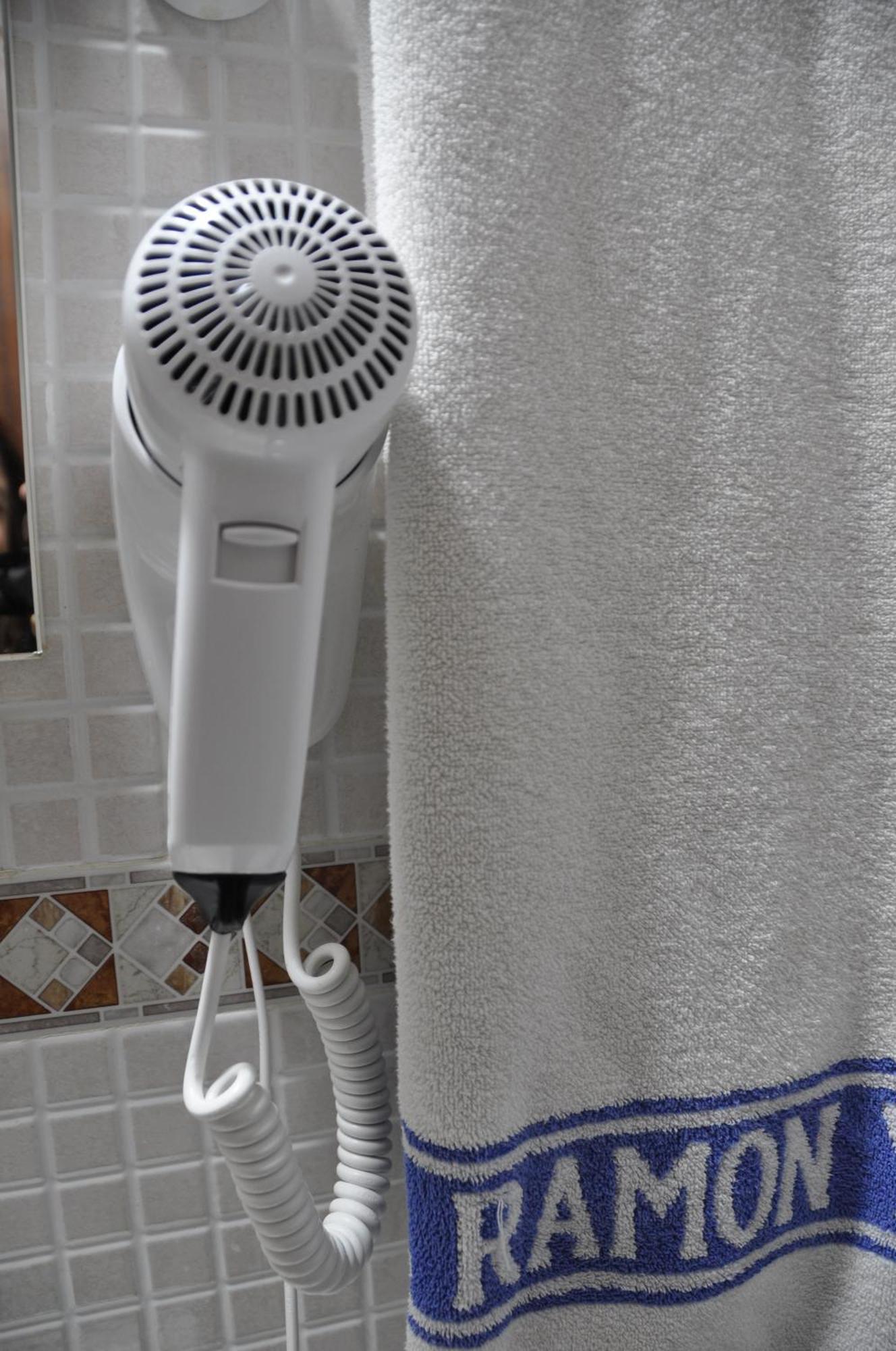 Hostal Ramon Y Cajal Valladolid Ngoại thất bức ảnh