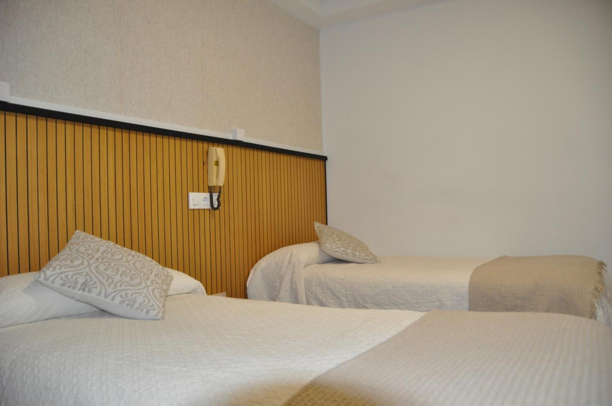 Hostal Ramon Y Cajal Valladolid Ngoại thất bức ảnh