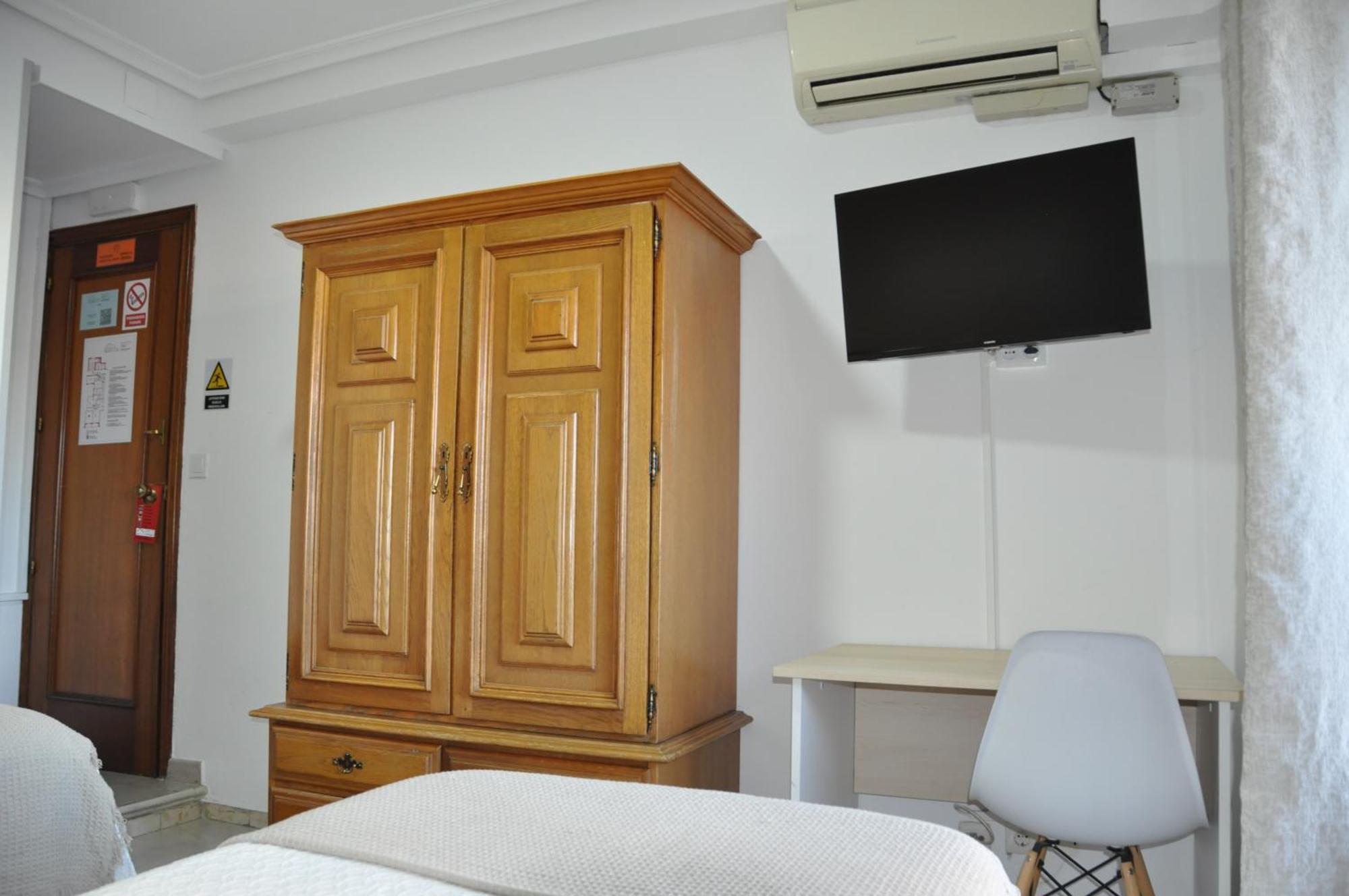 Hostal Ramon Y Cajal Valladolid Ngoại thất bức ảnh