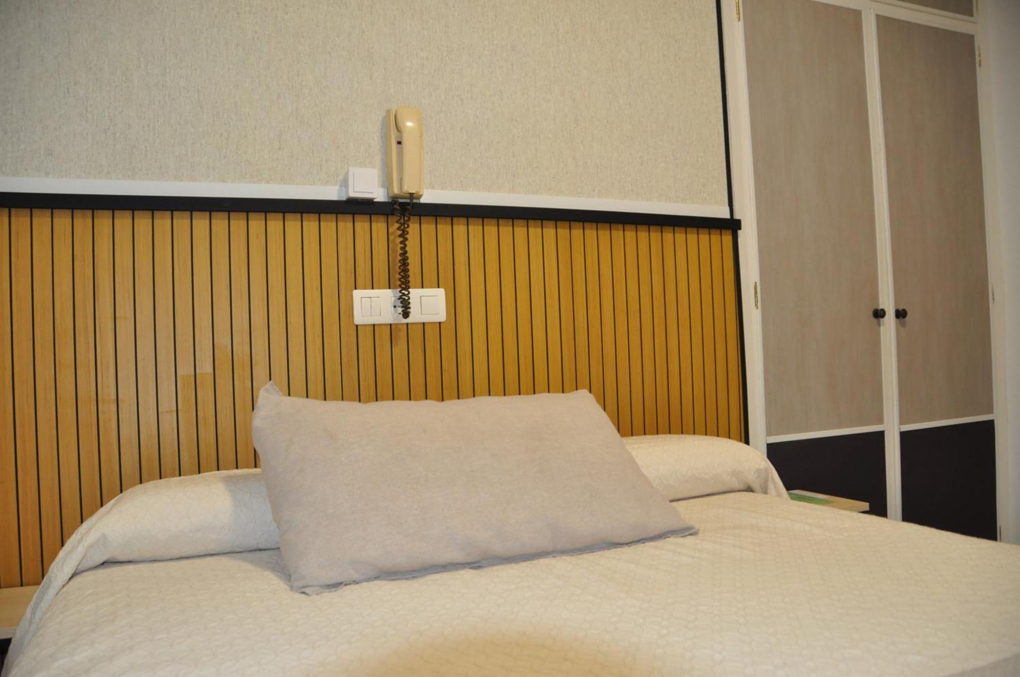 Hostal Ramon Y Cajal Valladolid Ngoại thất bức ảnh