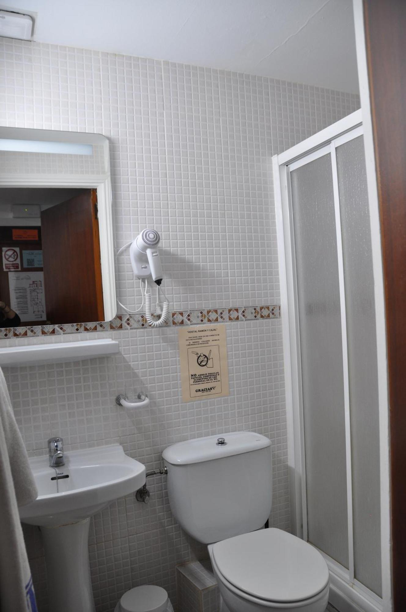 Hostal Ramon Y Cajal Valladolid Ngoại thất bức ảnh