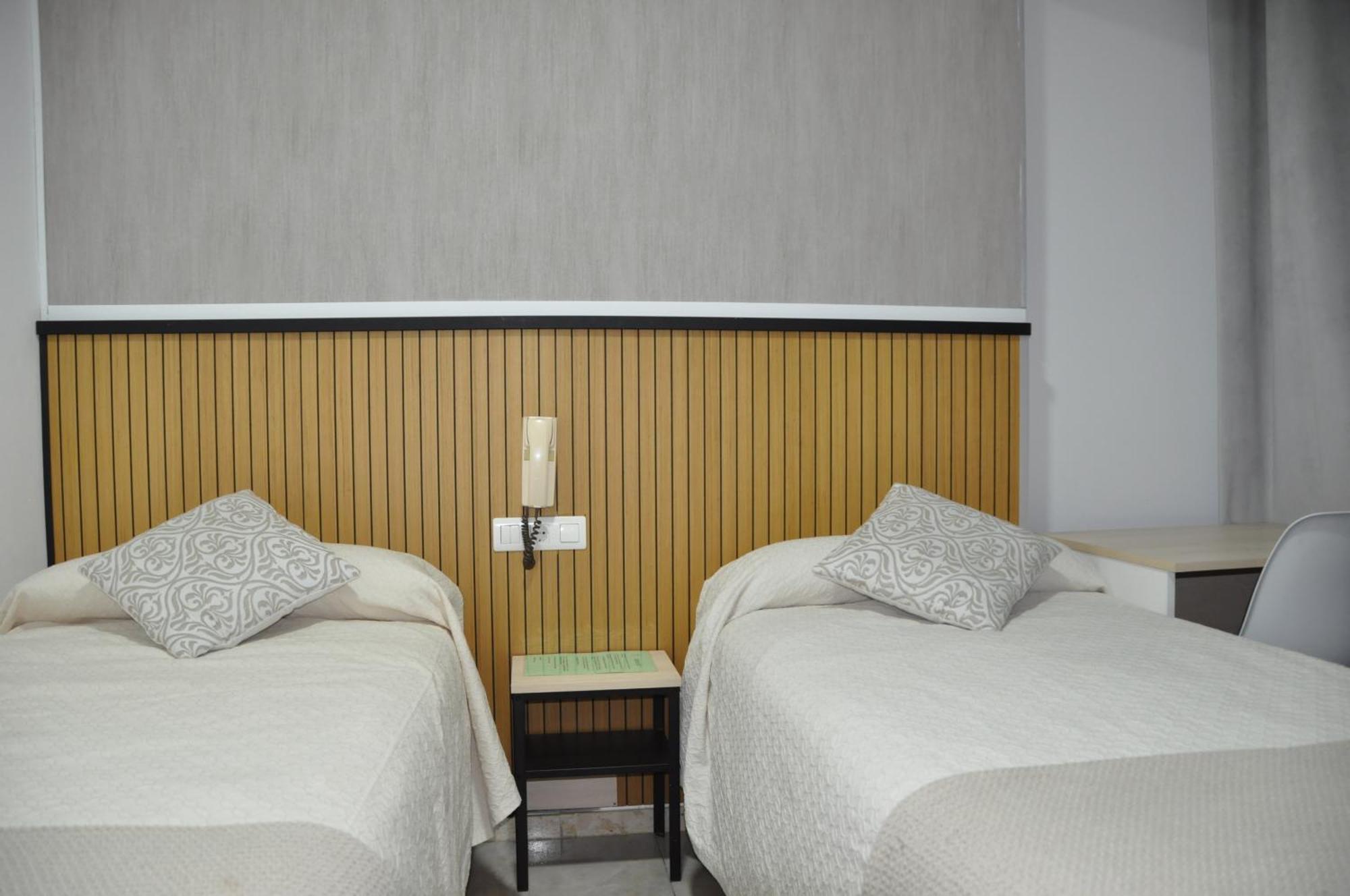 Hostal Ramon Y Cajal Valladolid Ngoại thất bức ảnh