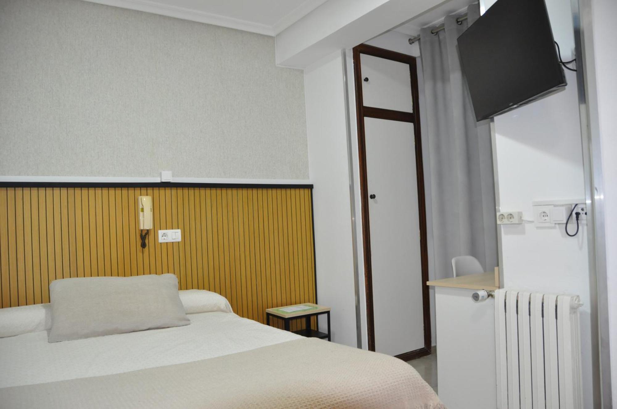 Hostal Ramon Y Cajal Valladolid Ngoại thất bức ảnh