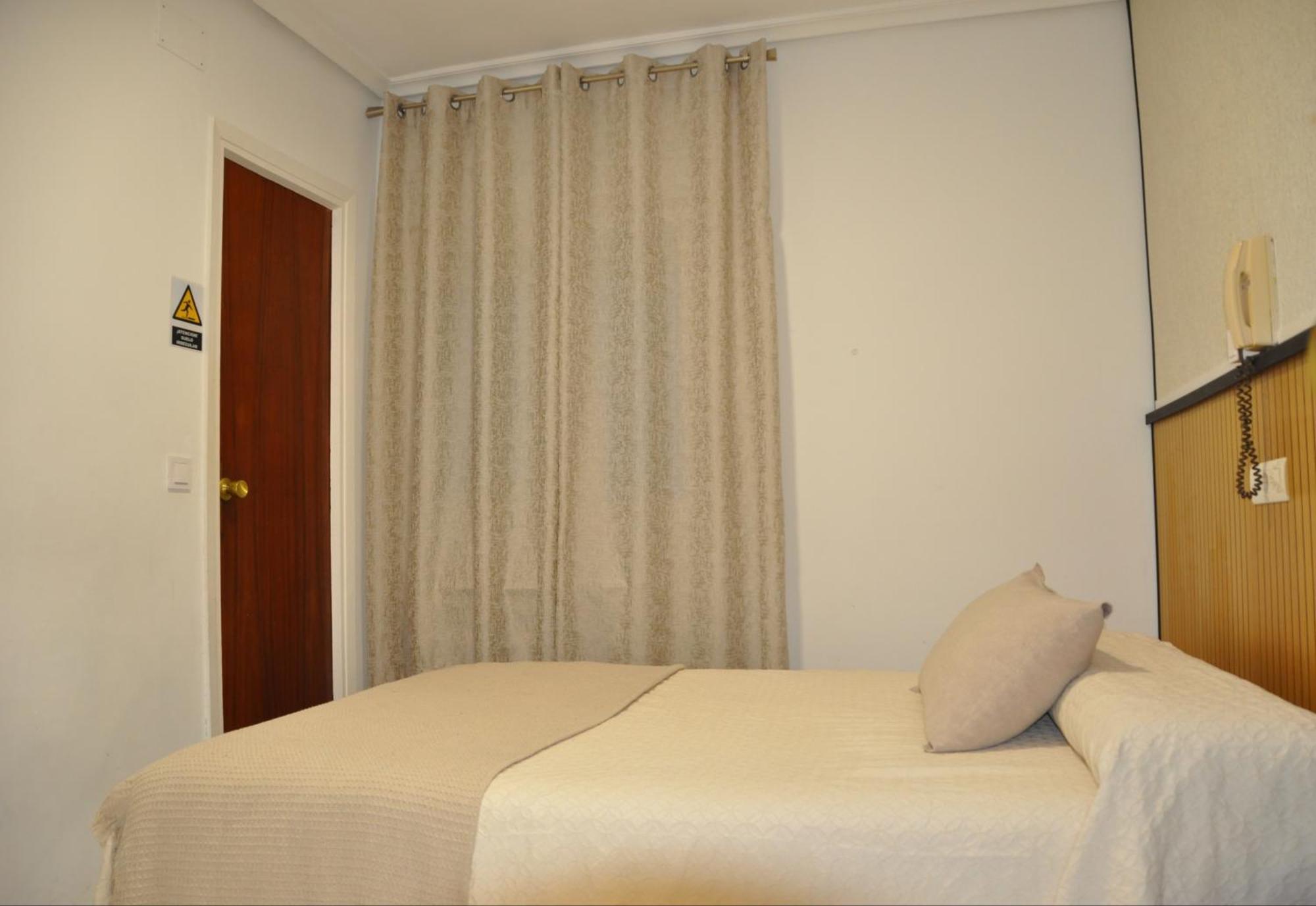 Hostal Ramon Y Cajal Valladolid Ngoại thất bức ảnh