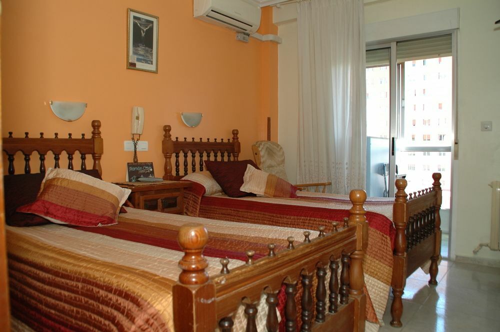Hostal Ramon Y Cajal Valladolid Ngoại thất bức ảnh
