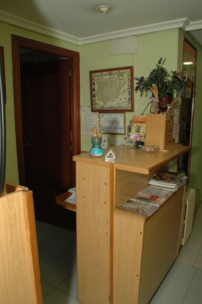 Hostal Ramon Y Cajal Valladolid Ngoại thất bức ảnh